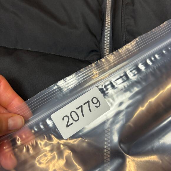 The Green Hornet Cast & Crew Movie Film Puffer Jacket Women's Large 2009 - Picture 8 of 8